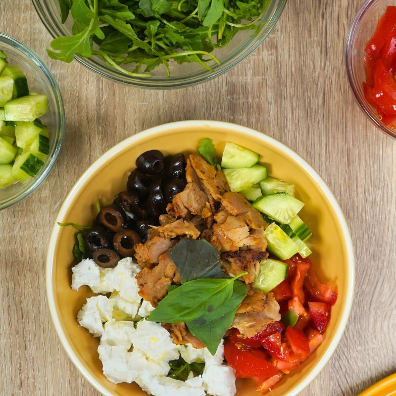 Salade grecque aux lamelles de kebab Salade grecque aux lamelles de kebab