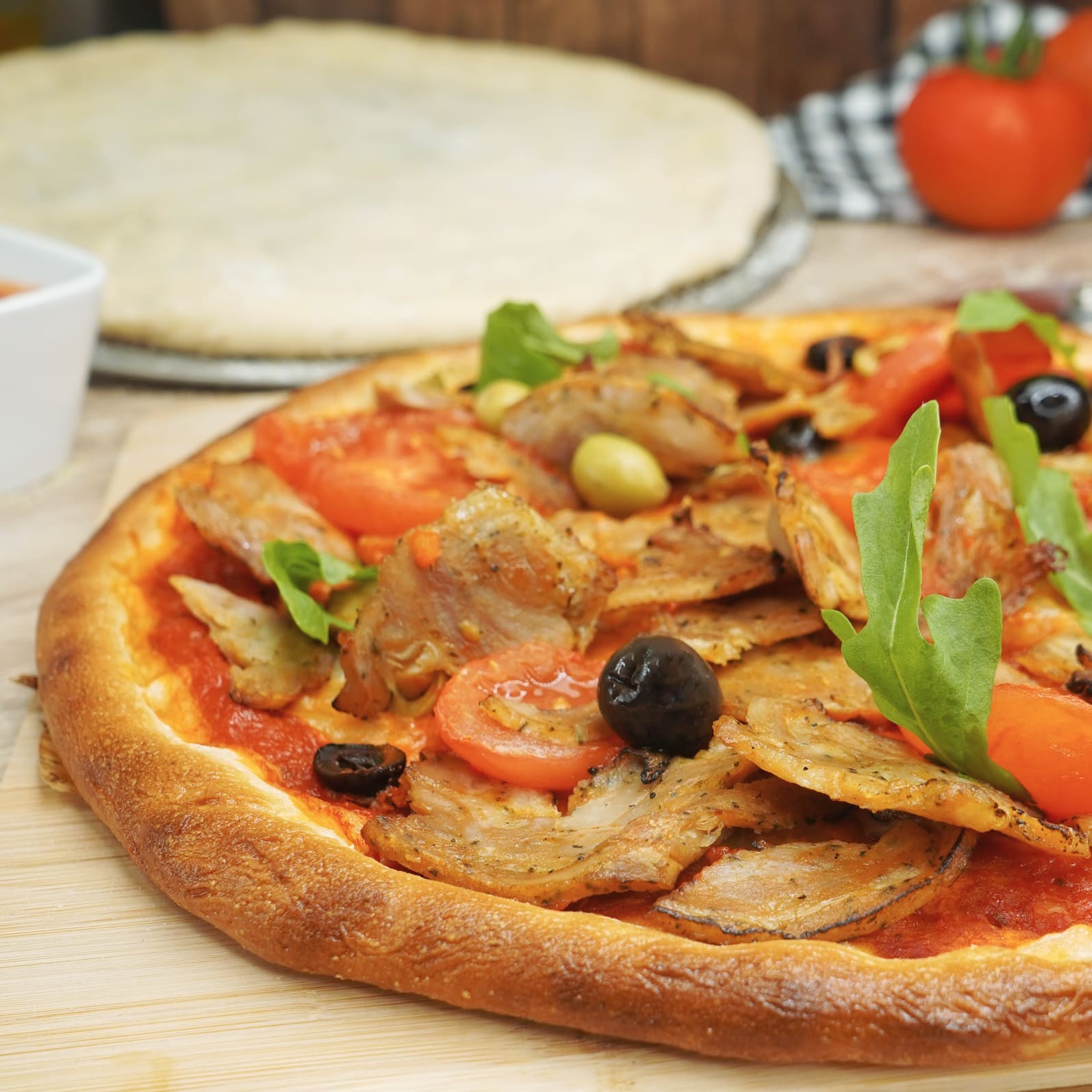 Pizza kebab tomates olive
